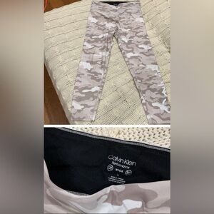Calvin Klein • Yoga Pants • Tan & White Camouflage • like NEW • Camo • gym gear